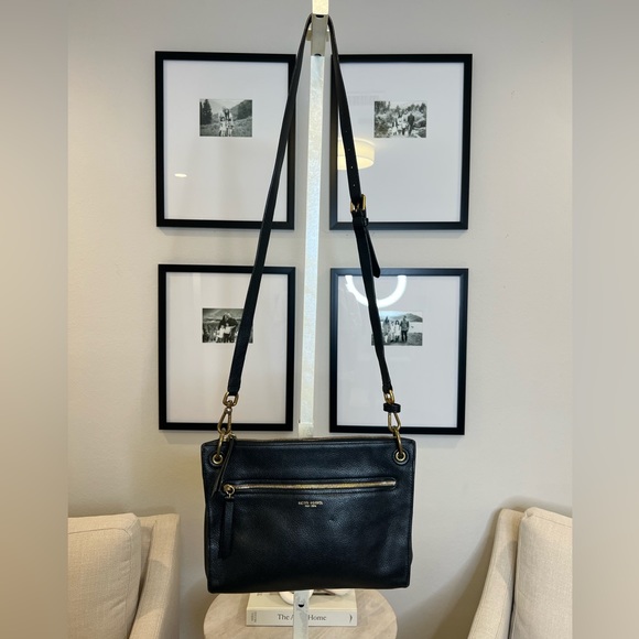 henri bendel Handbags - Henri Bendel Black Leather Crossbody with gold hardware